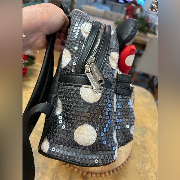 Disney Parks Loungefly Sequined Minnie Mouse Backpack - Picture 5 of 14